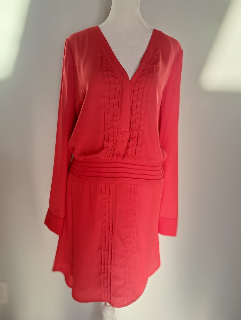NWT White House Black Market Coral-Red V-Neck Pleated Pintuck Dress Tunic Top